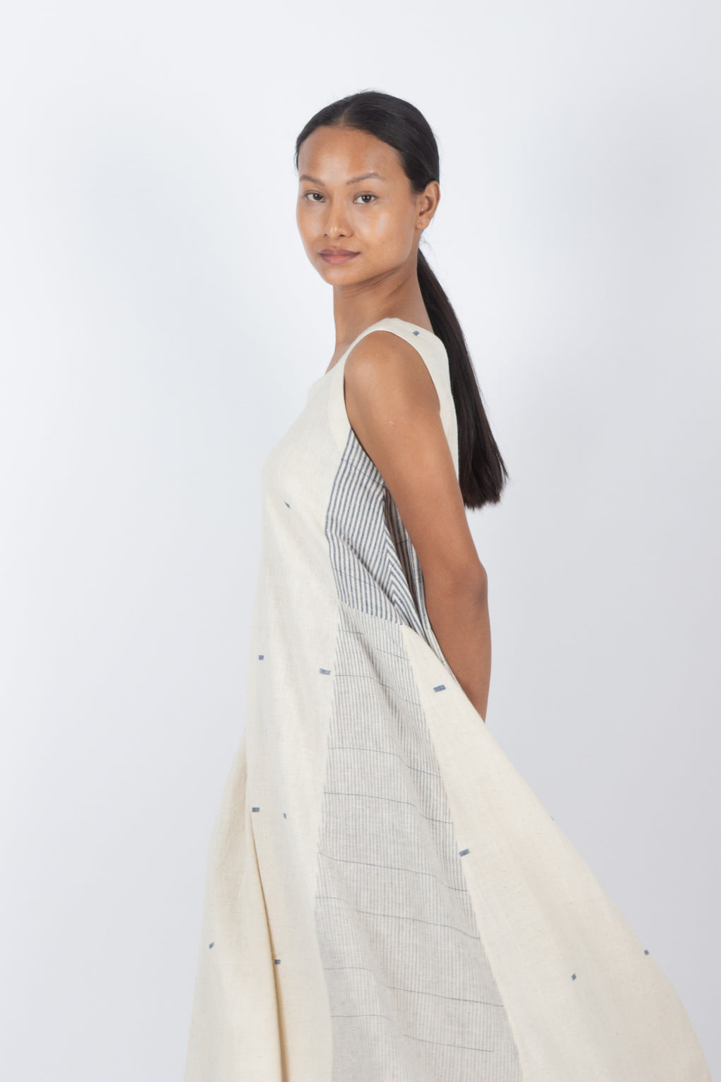 Kitadaitō - Handwoven Organic Cotton Sleeveless Dress