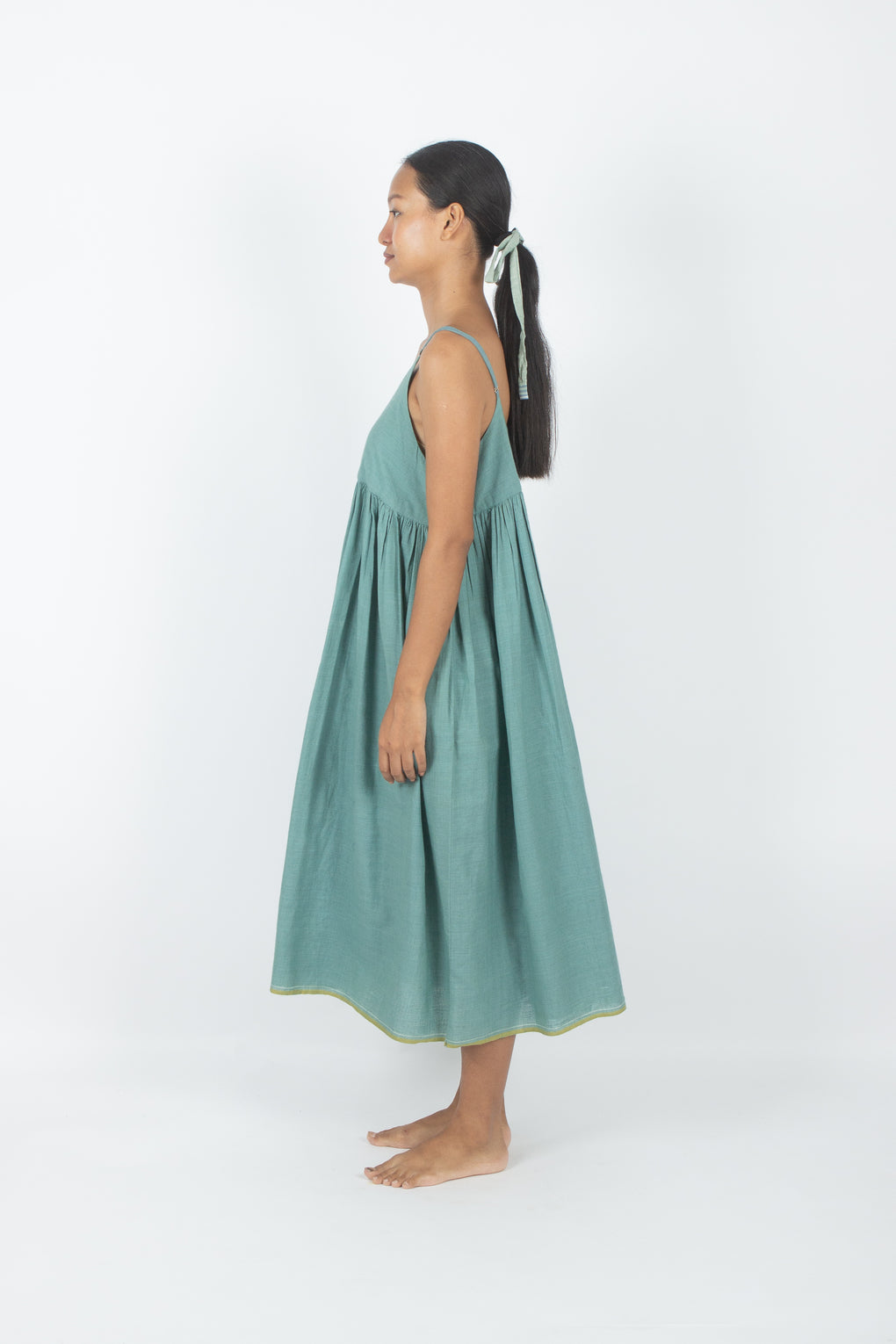 Brivika - Vestido cruzado de tela hecho a mano