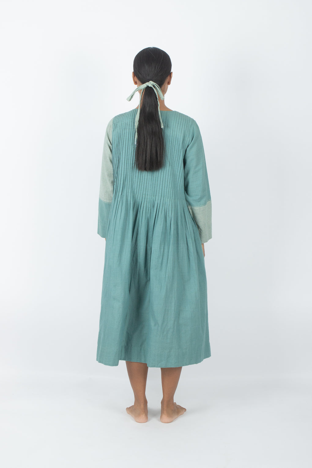 Brivika - Vestido cruzado de tela hecho a mano