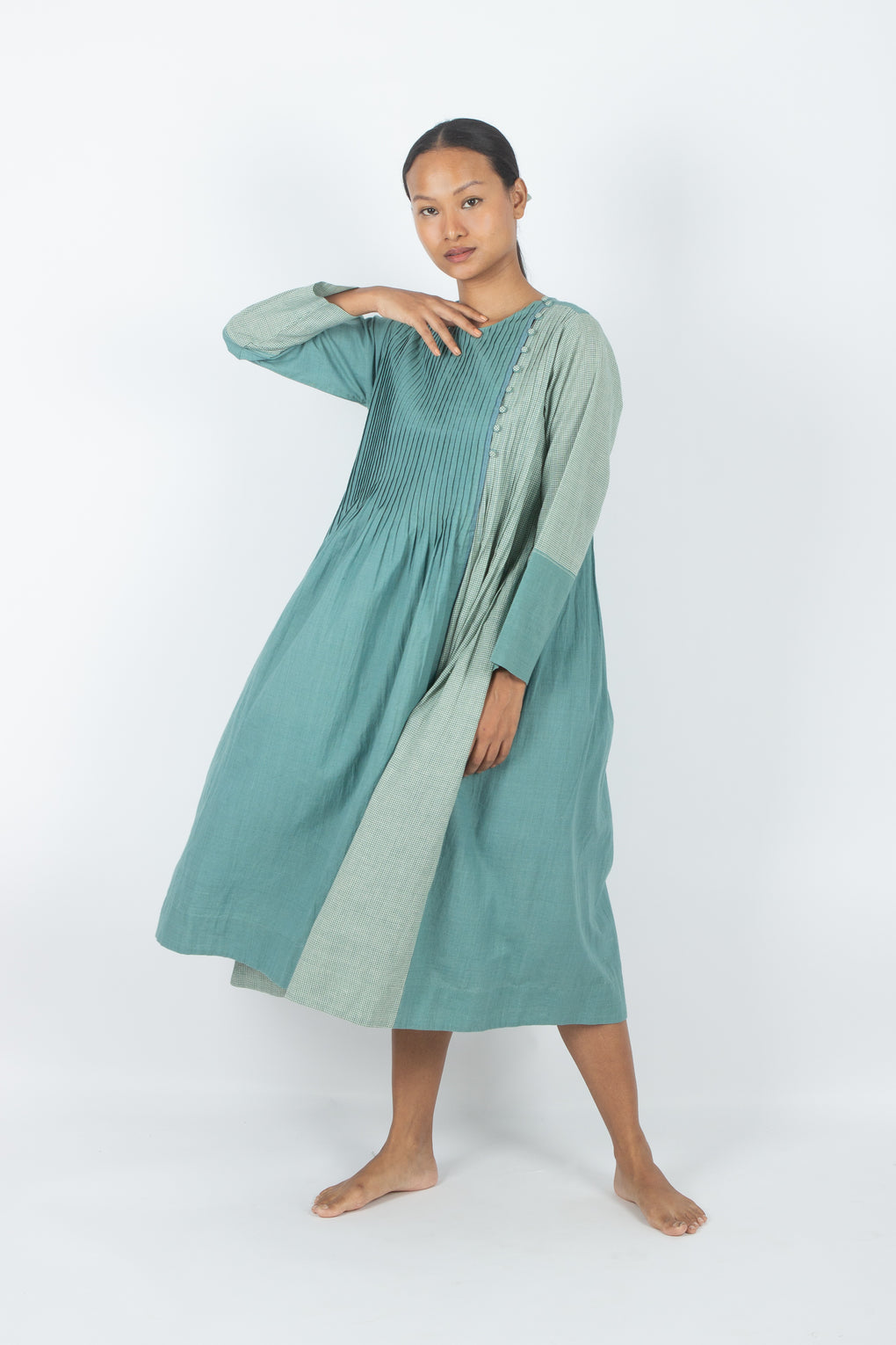 Brivika - Vestido cruzado de tela hecho a mano