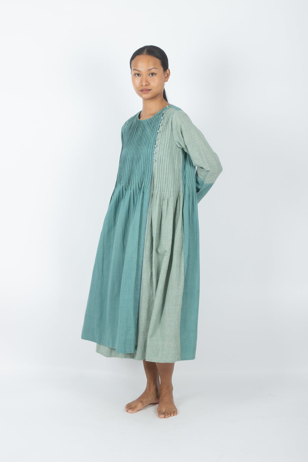 Brivika - Vestido cruzado de tela hecho a mano