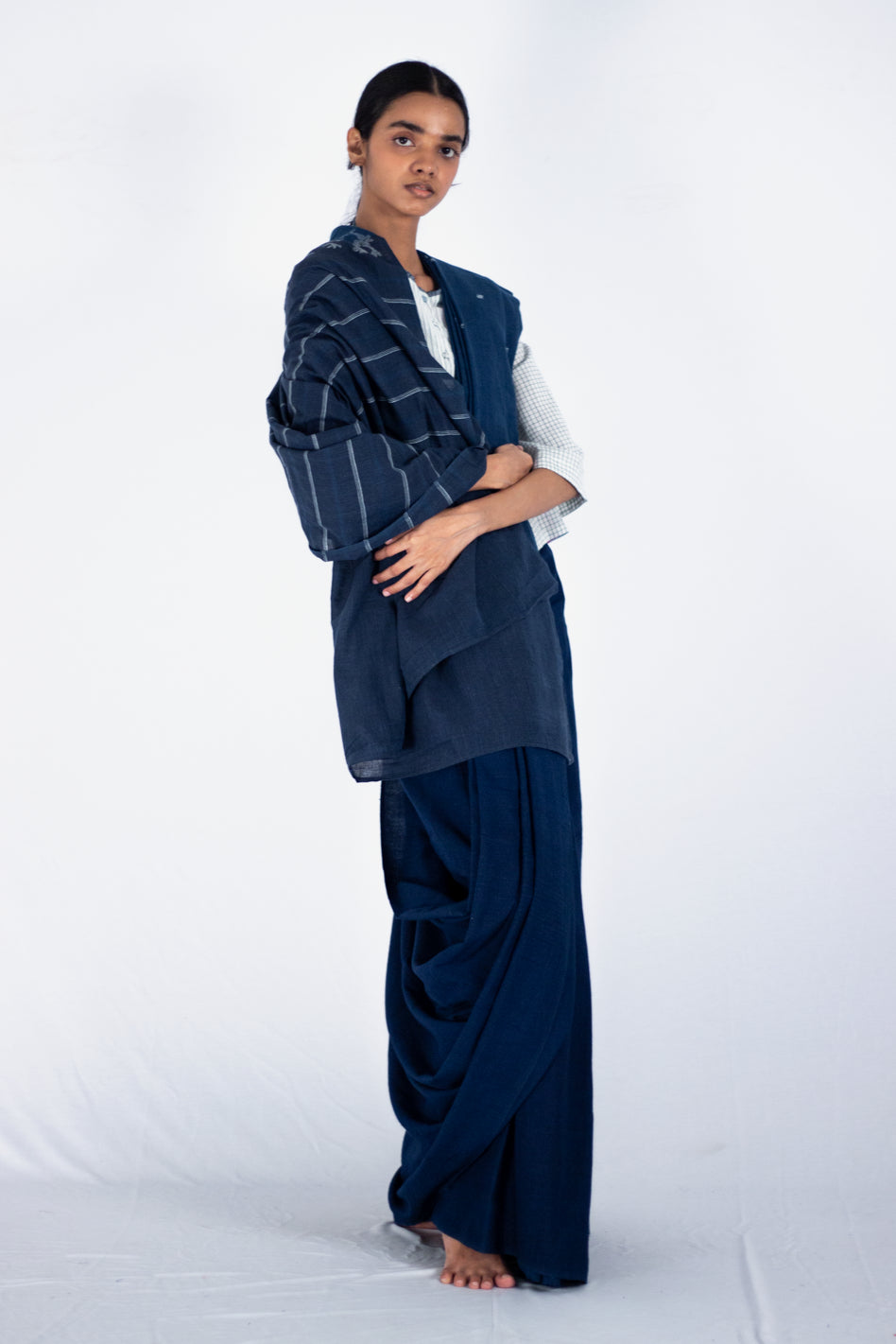 Neel - Indigo Jamdani saree - Karnam