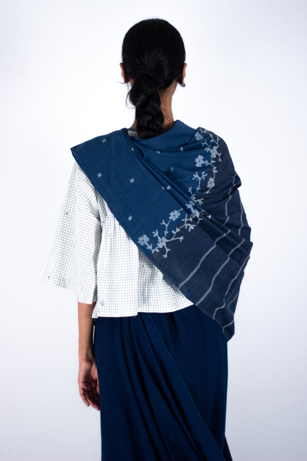 Neel - Indigo Jamdani saree - Karnam